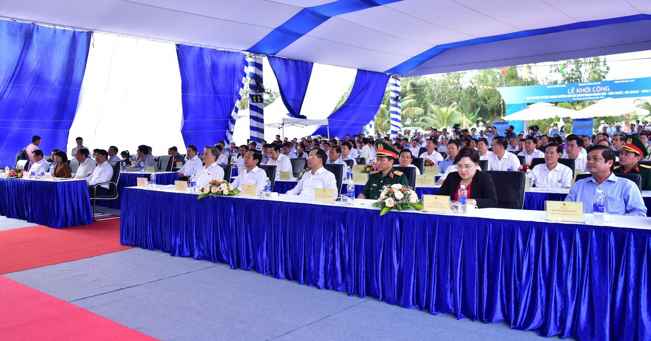 Các đại biểu tham dự Lễ khởi công