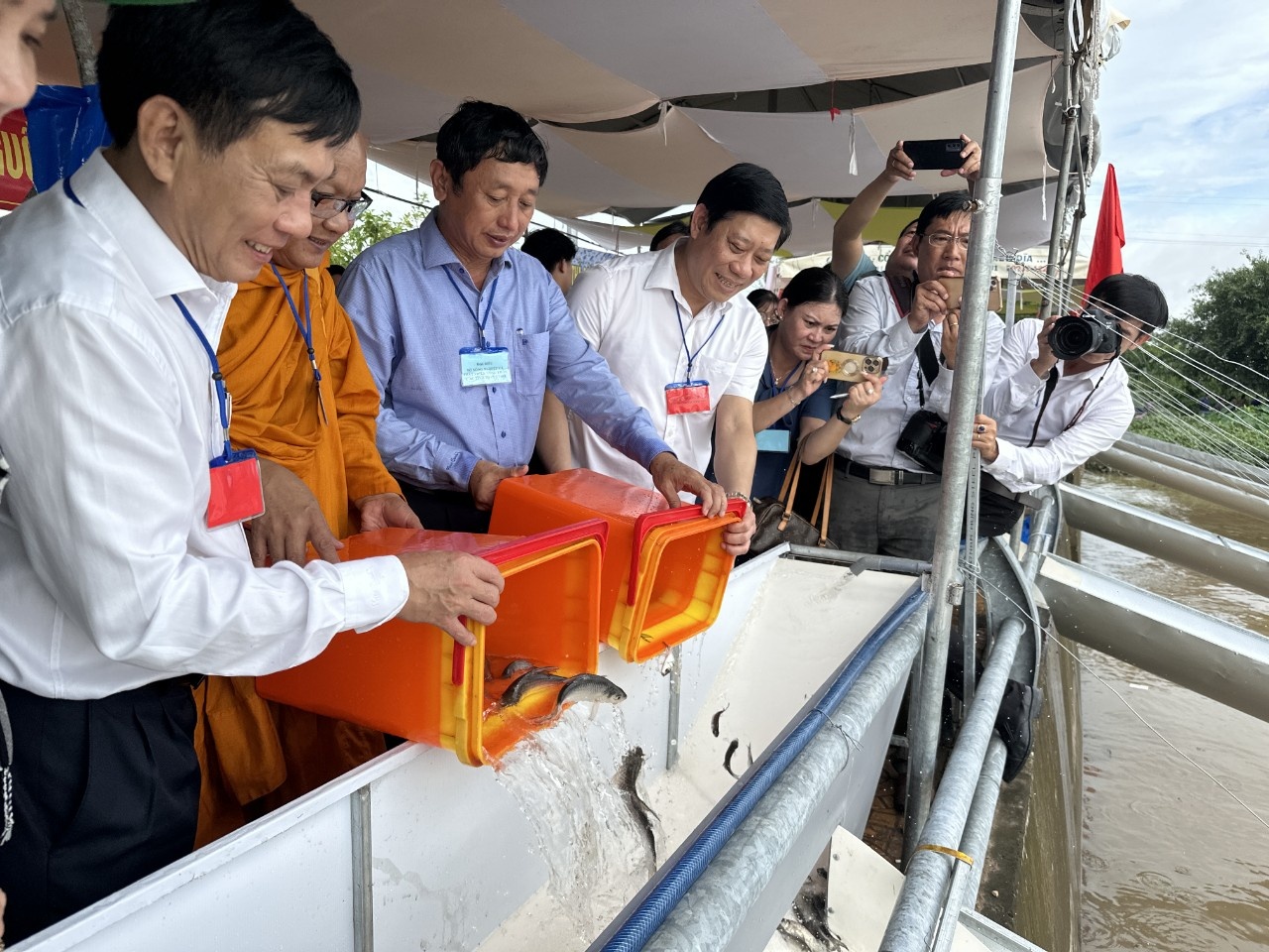 Cần Thơ: Nỗ lực tái tạo nguồn lợi thủy sản bảo vệ môi trường Cần Thơ: Nỗ lực tái tạo nguồn lợi thủy sản bảo vệ môi trường
