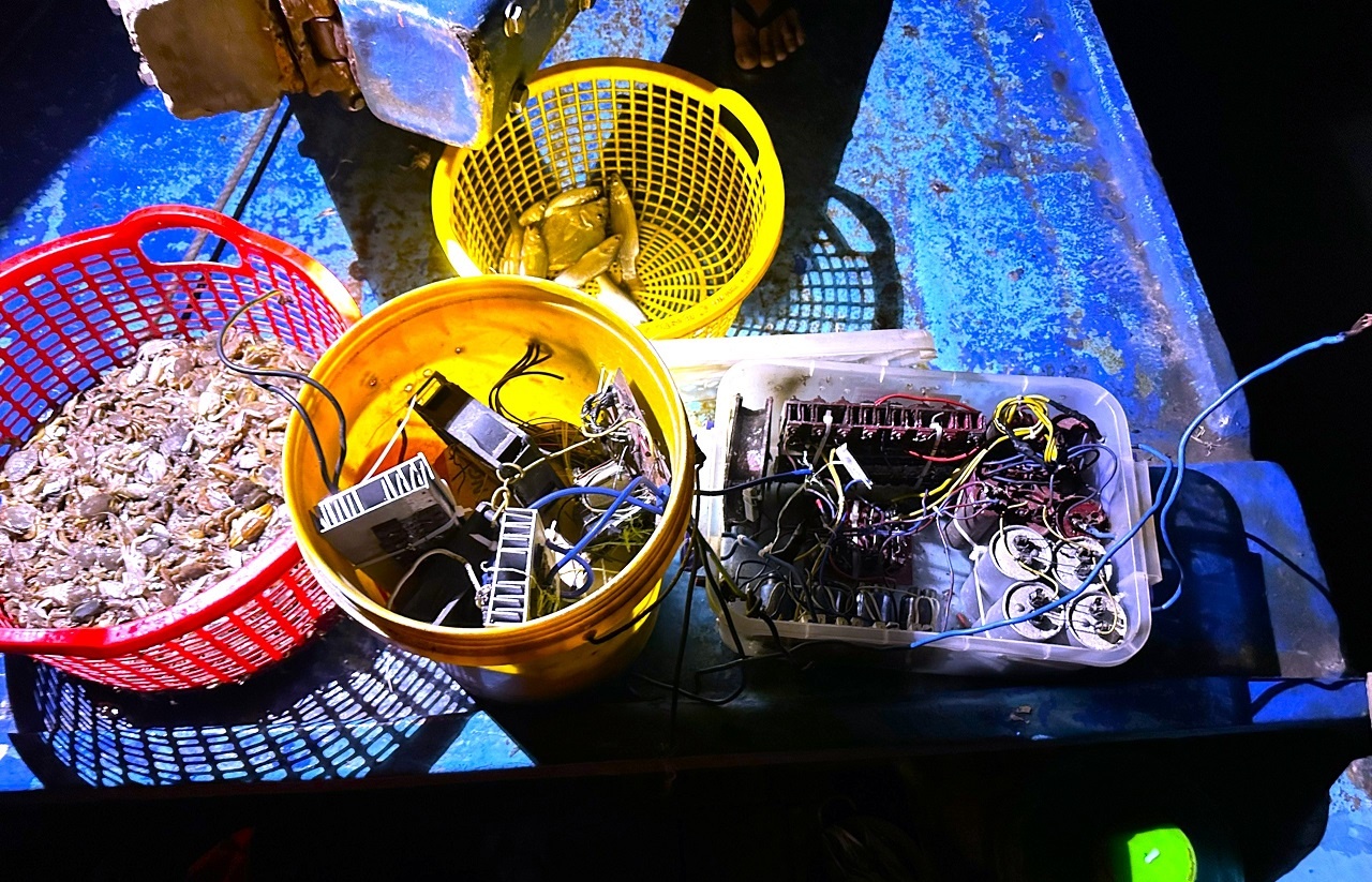 Cà Mau: Đồn Biên phòng Sông Đốc bắt giữ các phương tiện khai thác thủy sản trái phép