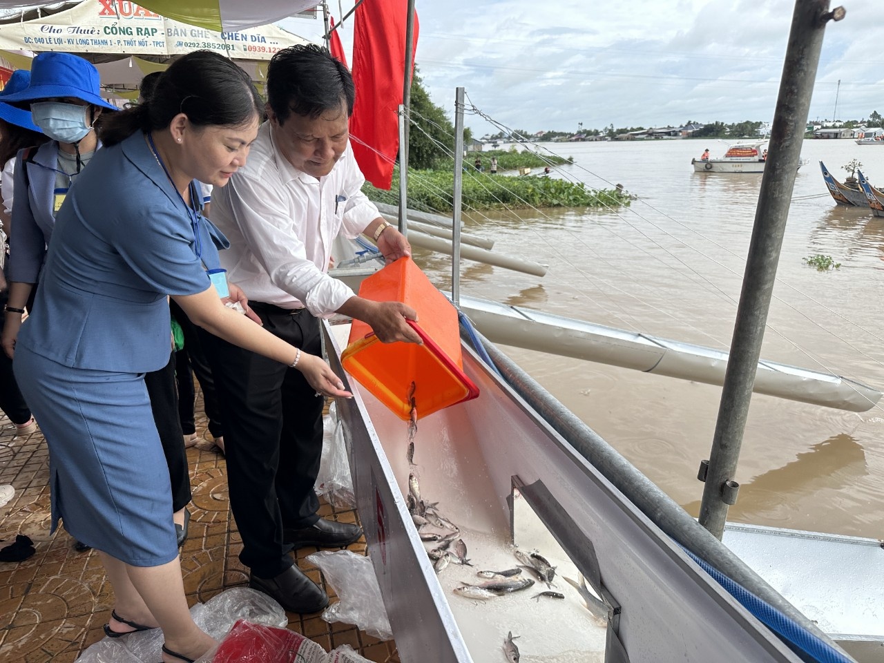 Cần Thơ: Nỗ lực tái tạo nguồn lợi thủy sản bảo vệ môi trường Cần Thơ: Nỗ lực tái tạo nguồn lợi thủy sản bảo vệ môi trường