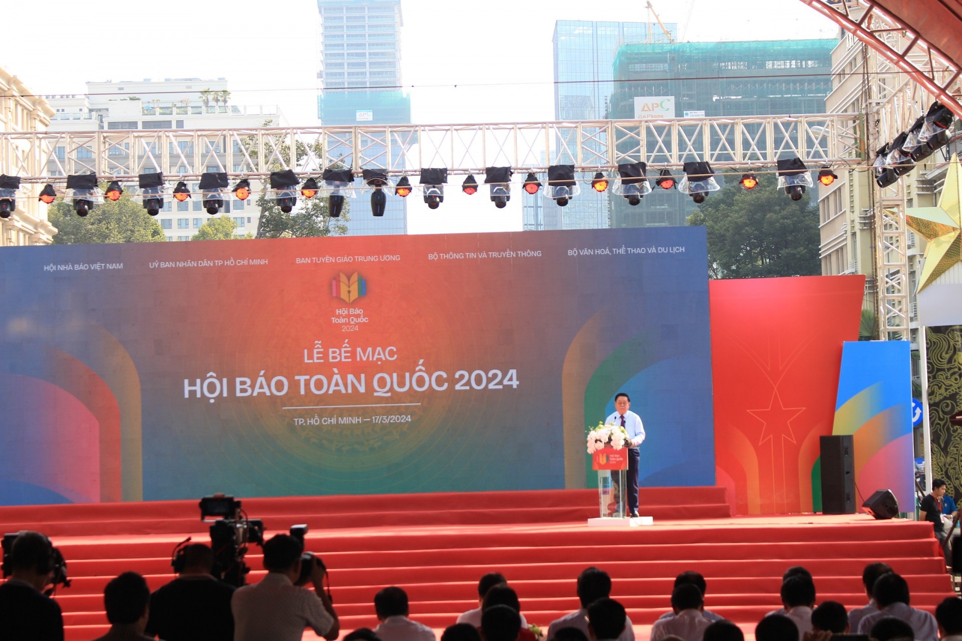 Đồng chí Nguyễn Trọng Nghĩa, Bí thư TƯ Đảng – Trưởng Ban Tuyên giáo Trung ương phát biểu chỉ đạo Hội báo toàn quốc 2024.