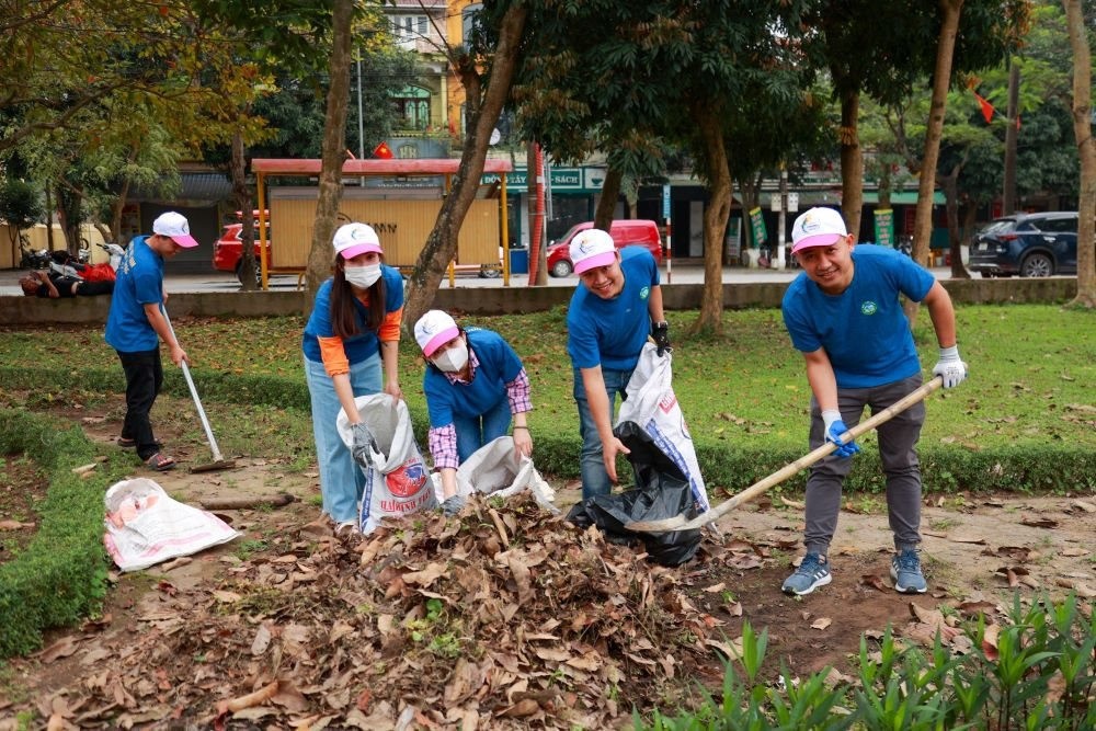 Các tình nguyên viên tham gia rất tích cực. Các tình nguyên viên tham gia rất tích cực.