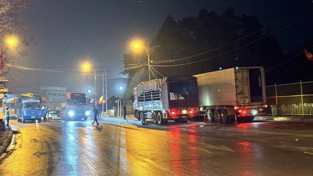 Lạng Sơn: Đẩy mạnh hoạt động thông quan hàng hoá qua cặp cửa khẩu quốc tế Hữu Nghị - Hữu Nghị Quan Lạng Sơn: Đẩy mạnh hoạt động thông quan hàng hoá qua cặp cửa khẩu quốc tế Hữu Nghị - Hữu Nghị Quan