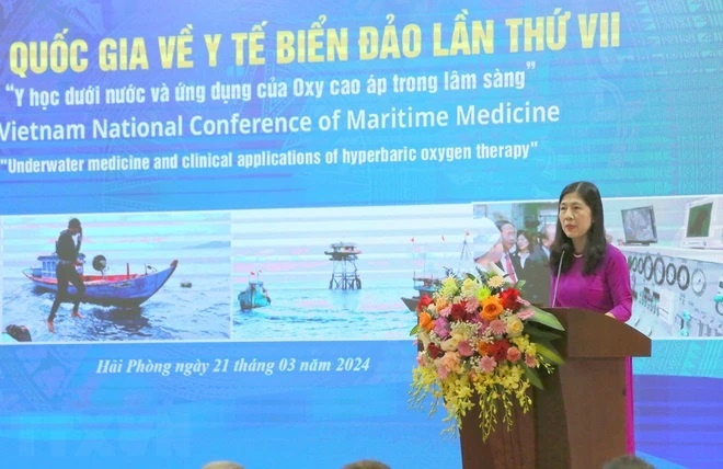 Phó Giáo sư-Tiến sỹ Trần Thị Quỳnh Chi, Viện trưởng Viện Y học Biển Việt Nam phát biểu khai mạc hội thảo. (Ảnh: Minh Thu/TTXVN)