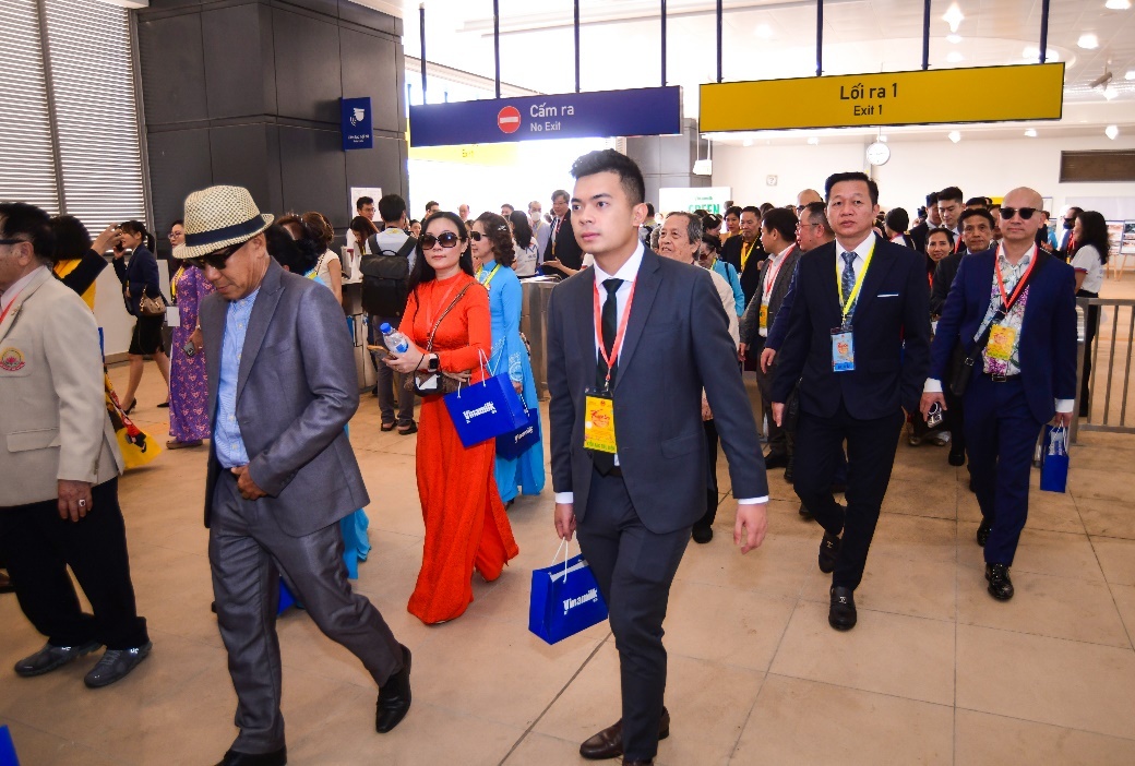 Hàng nghìn sản phẩm Vinamilk “theo chân” kiều bào trải nghiệm tuyến Metro Bến Thành – Suối Tiên