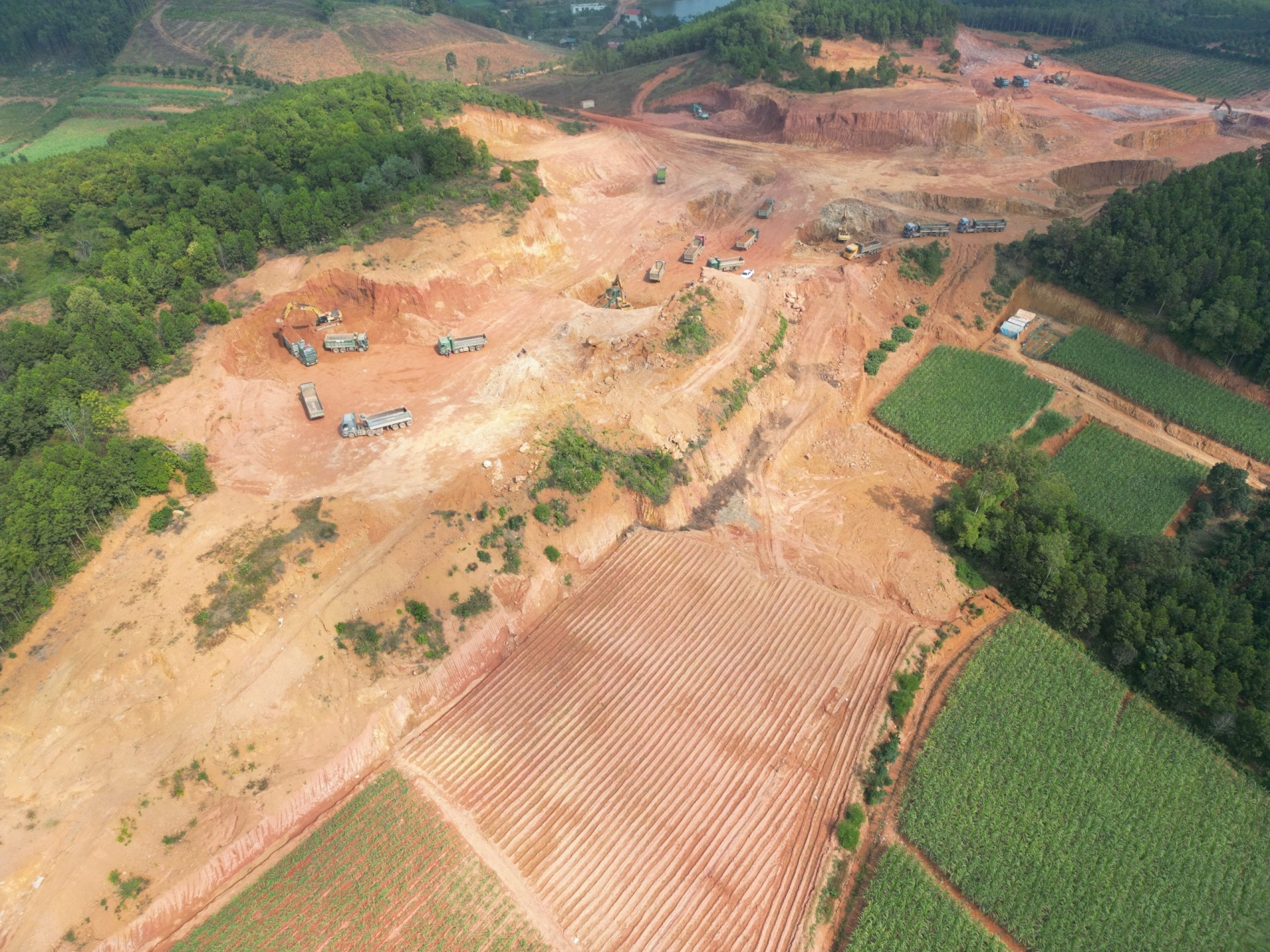 Thanh Hóa: Công ty TNHH Nguyên Phú khai thác đất gây ô nhiễm môi trường