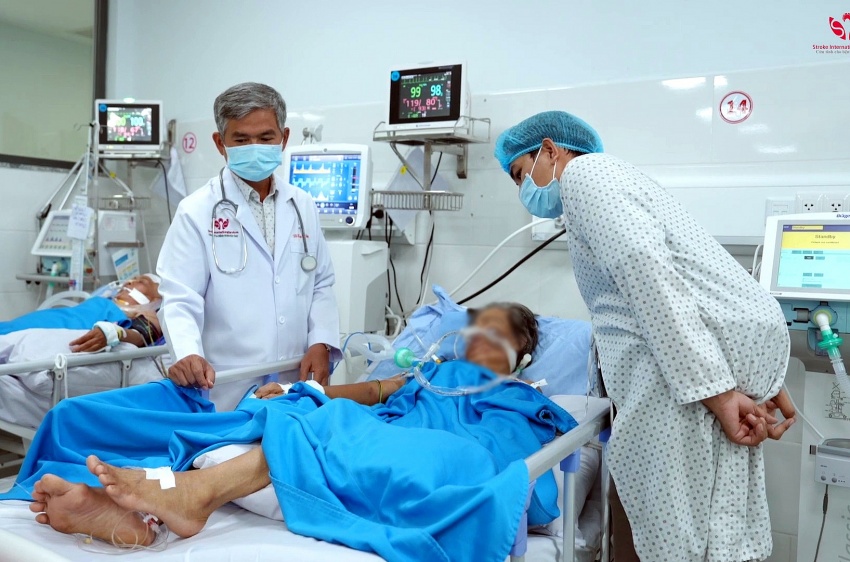 Bệnh viện SIS Cần Thơ cứu sống bệnh nhân Campuchia tắc động mạch thân nền