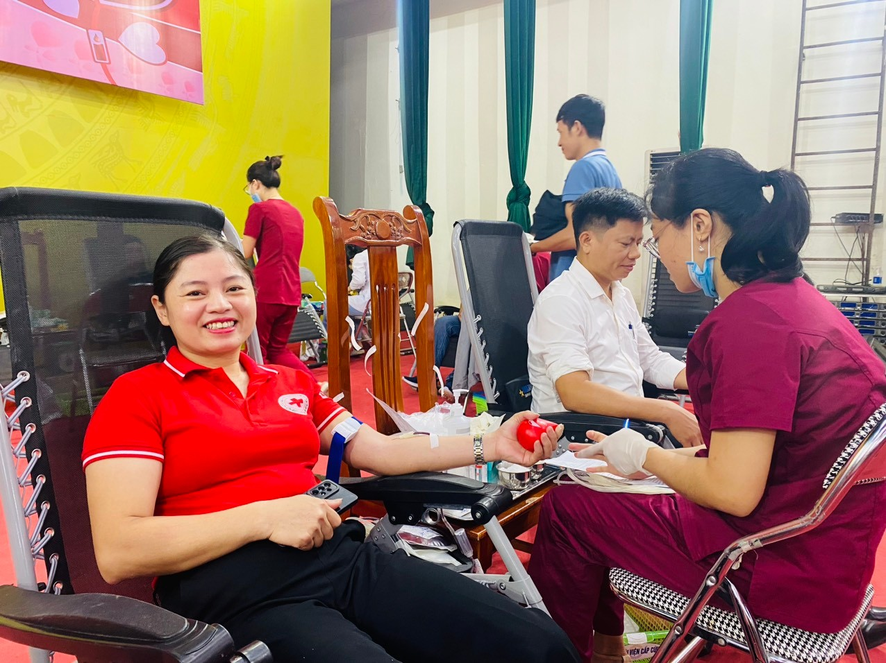 Cán bộ, hội viên, tình nguyện viên Hội Chữ thập đỏ tham gia HMTN