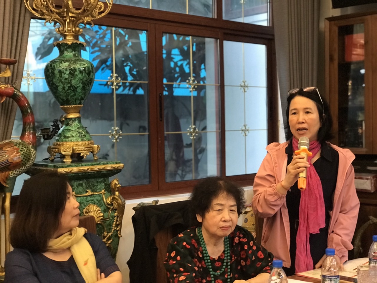 các đại biểu phát biểu trong hội thảo các đại biểu phát biểu trong hội thảo