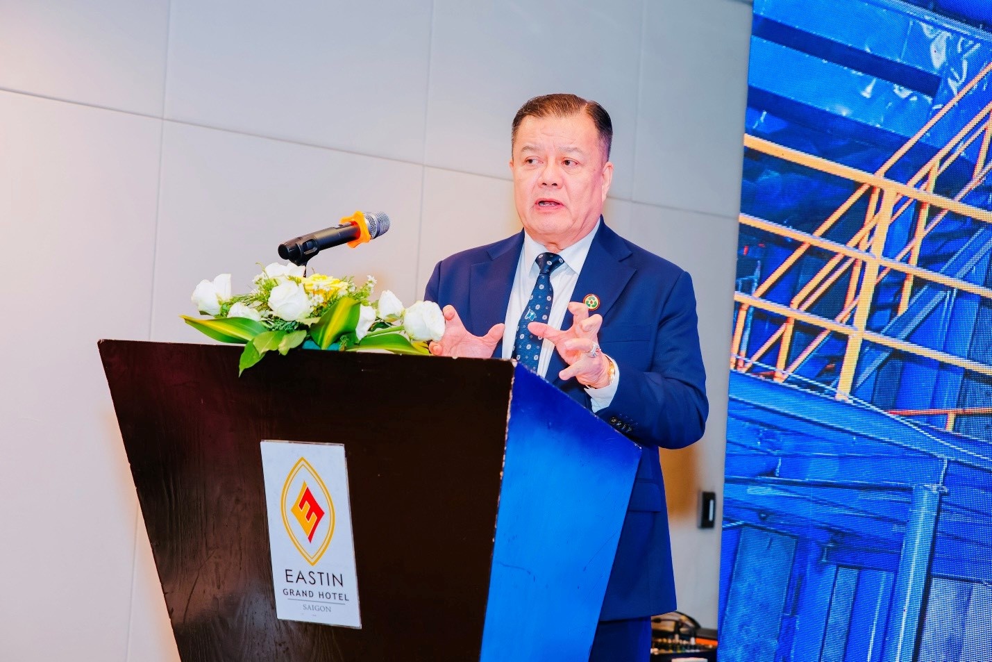 Chủ tịch Tập đoàn Tín Thành Trần Đình Quyền phát biểu tại lễ kí kết