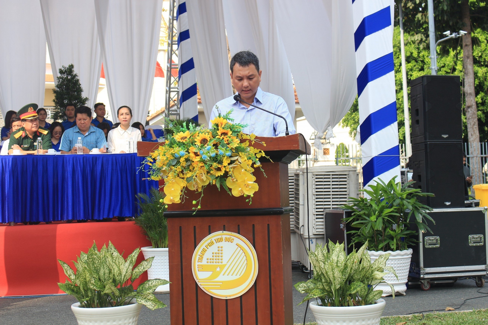 Đồng chí Nguyễn Bạch Hoàng Phụng, Phó Chủ tịch UBND TP Thủ Đức phát biểu khai mạc Hội thi.