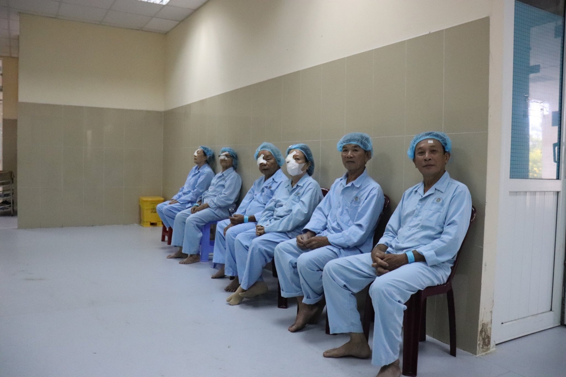 Bác sĩ Huỳnh Hữu Nguyên - người đem lại ánh sáng cho hàng nghìn người