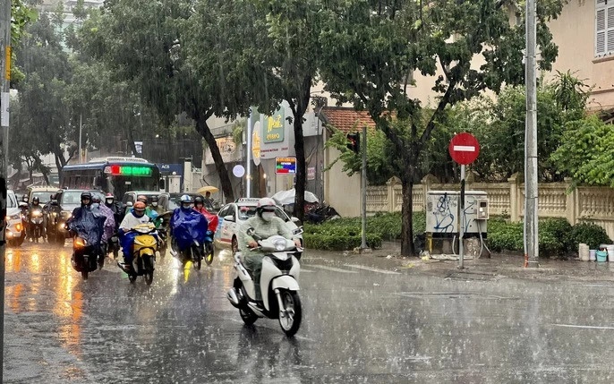 undefined Đài Khí tượng Thủy văn Nam Bộ dự báo trong khoảng ngày 17 - 20/4 về chiều ở một số nơi tại TP. Hồ Chí Minh sẽ có mưa dông