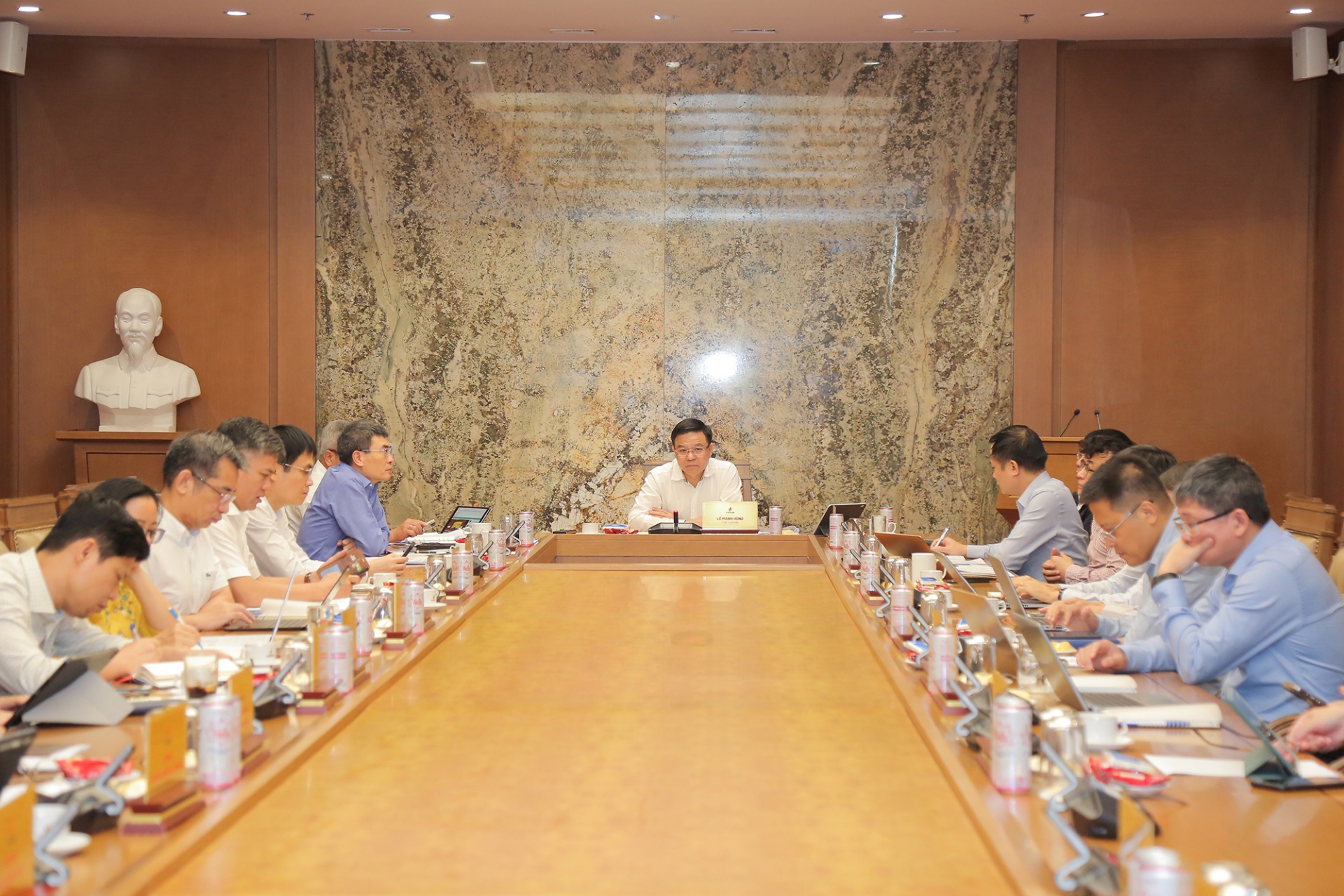 Petrovietnam - Thành công từ quản trị biến động Petrovietnam - Thành công từ quản trị biến động