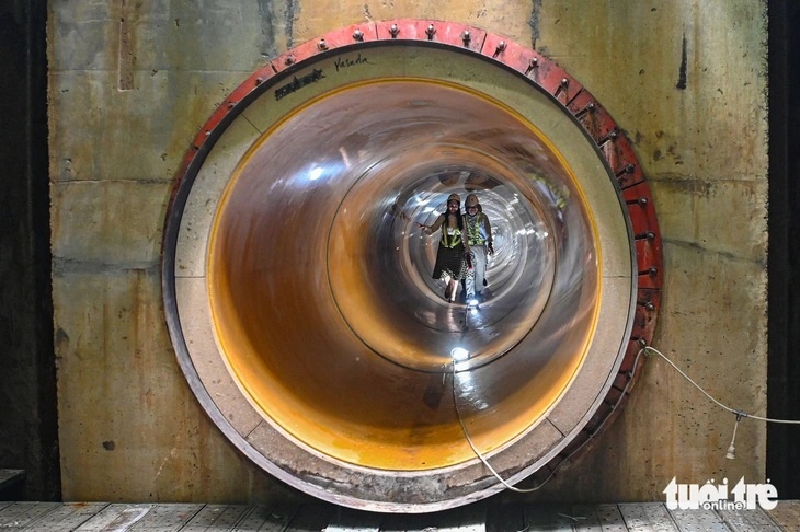 Cận cảnh đường ống ngầm khổng lồ, thu gom toàn bộ nước thải làm sống lại sông Tô Lịch