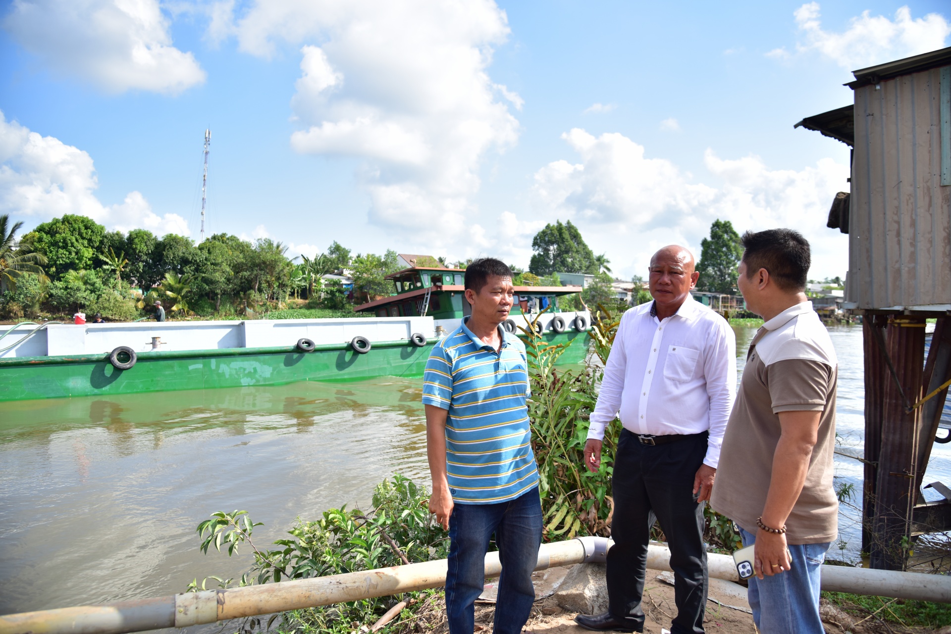 Cần Thơ: Ông Võ Tấn Dũng - người đi tiên phong về tuyển rửa cát biển thành cát sạch Cần Thơ: Ông Võ Tấn Dũng - người đi tiên phong về tuyển rửa cát biển thành cát sạch