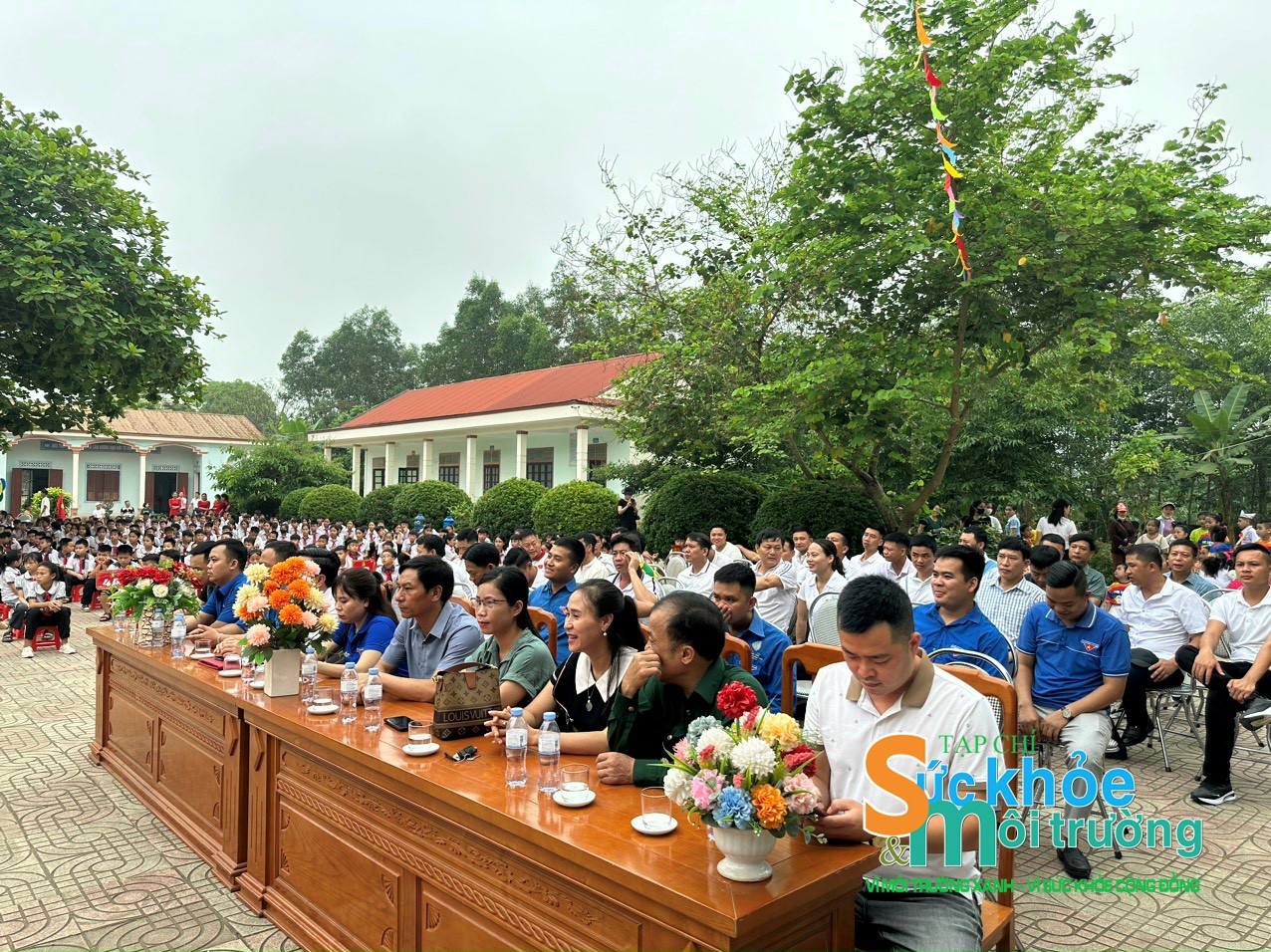 Đại biểu các ban ngành về dự lễ phát động