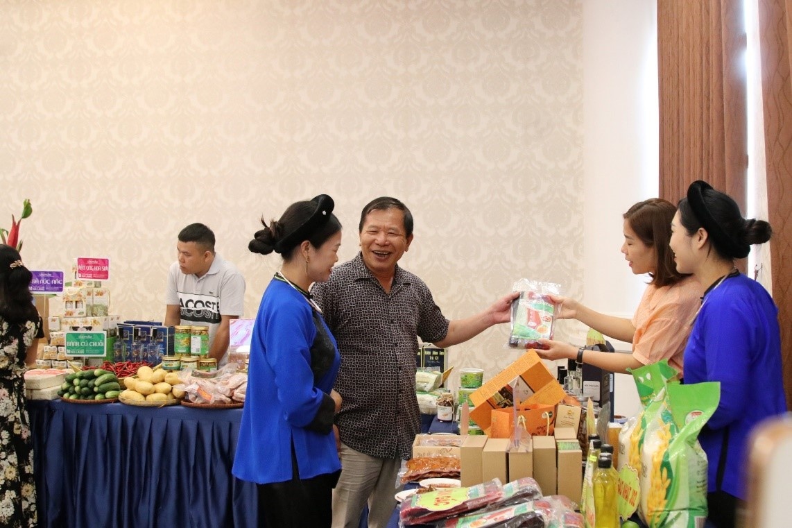 Lạng Sơn: Hội nghị gặp mặt, kết nối tiêu thụ sản phẩm hợp tác xã năm 2024, tăng cường hỗ trợ hợp tác xã trong chuyển đổi số, tiêu thụ sản phẩm