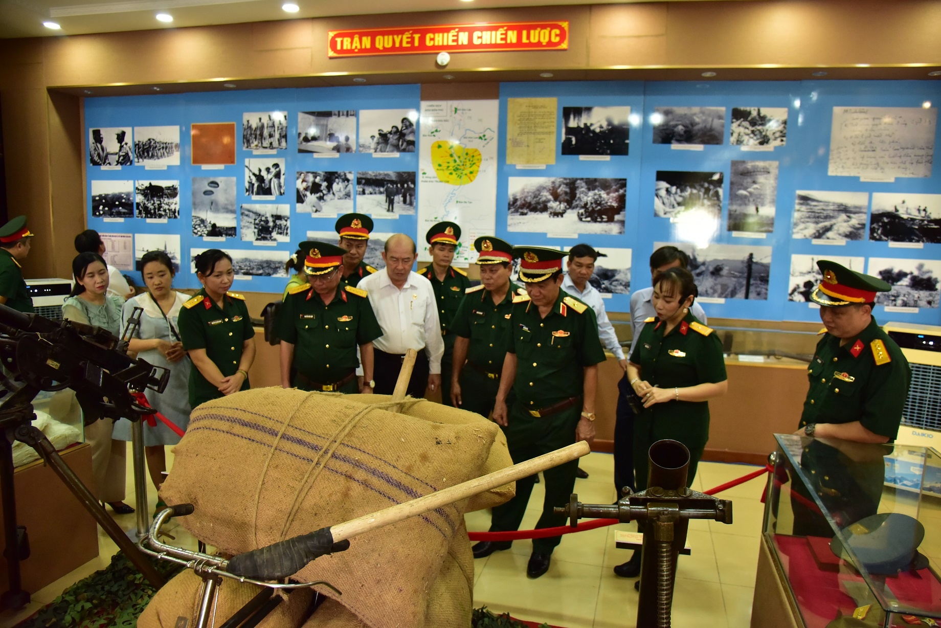 Triển lãm “Chiến thắng Điện Biên Phủ - Sức mạnh Việt Nam thời đại Hồ Chí Minh”