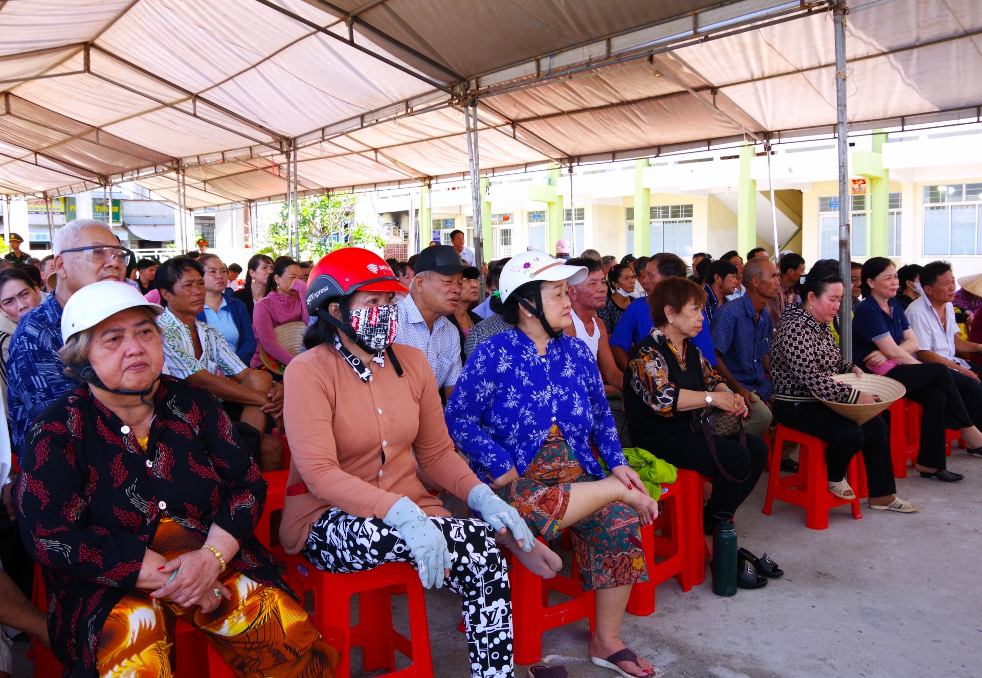 Phạt 2 năm tù về tội tổ chức cho người khác trốn đi nước ngoài trái phép