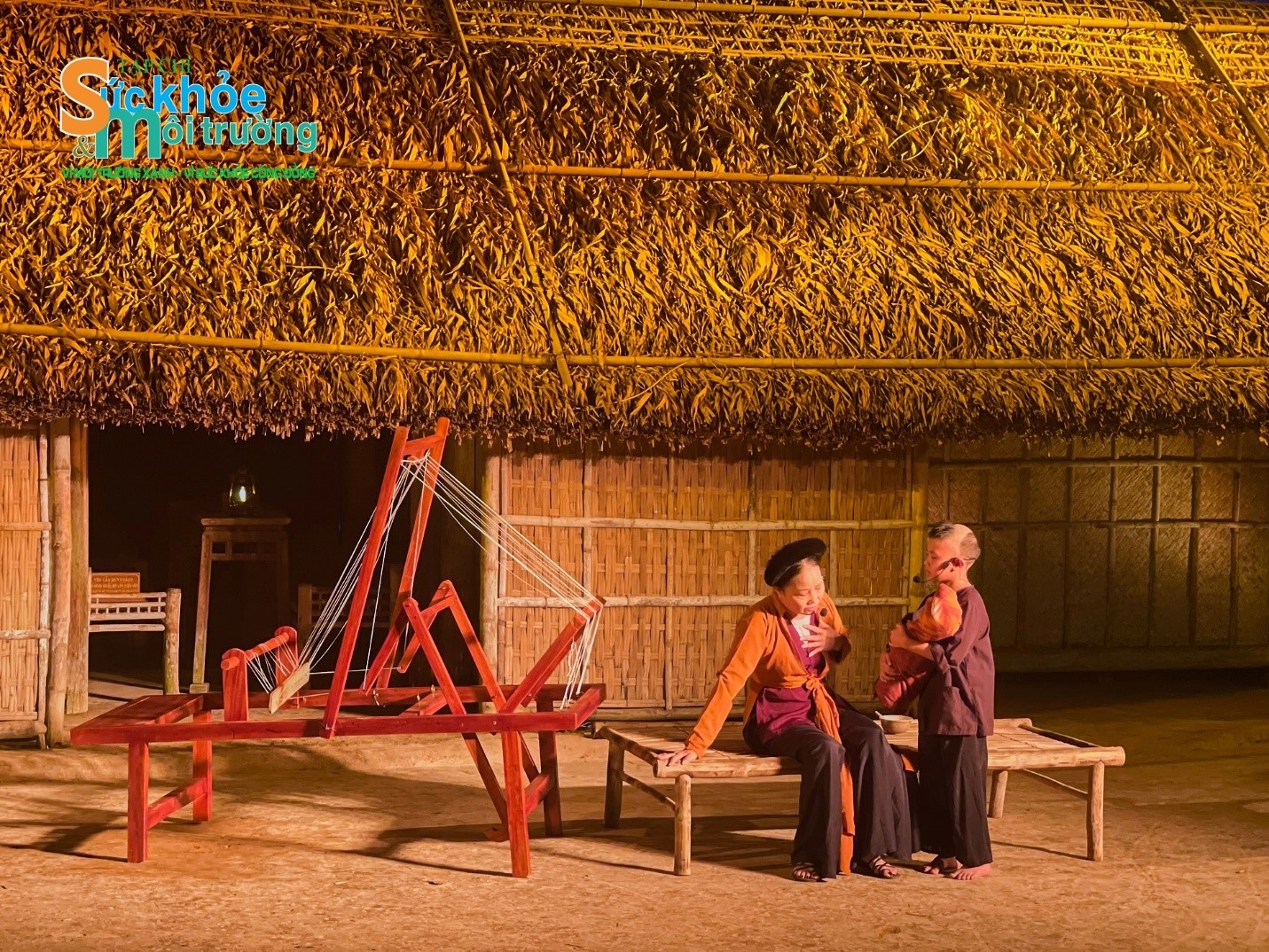 Hình ảnh hoạt cảnh về nỗi đau mất mẹ của cậu bé Nguyễn Sinh Cung trong đêm tổng duyệt.