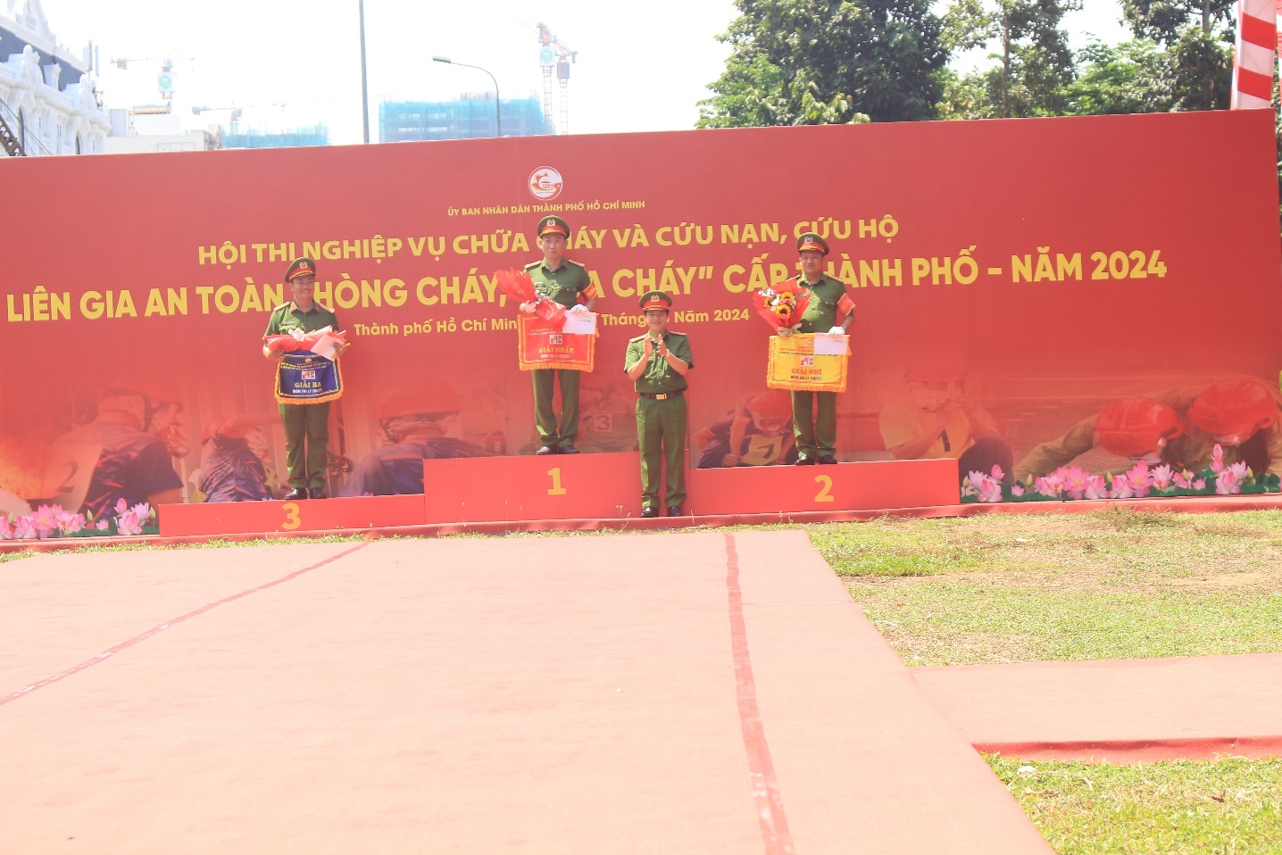 Các đội đạt giải trong nội dung thi lý thuyết và thực hành. Các đội đạt giải trong nội dung thi lý thuyết và thực hành.