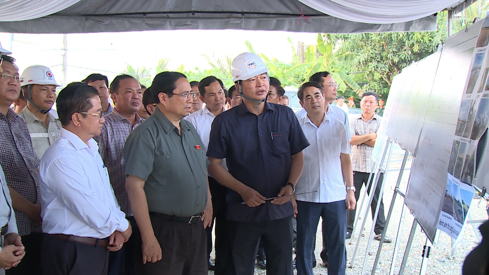 Thủ tướng Phạm Minh Chính kiểm tra dự án thành phần 2 cao tốc Châu Đốc - Cần Thơ - Sóc Trăng