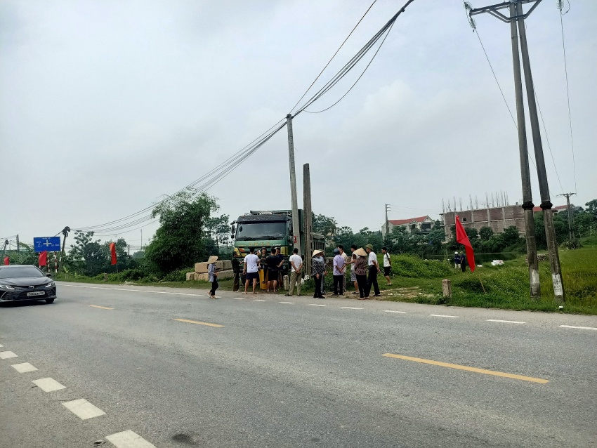 Lập Thạch - Vĩnh Phúc: Người dân bức xúc vì ao Trảng xã Triệu Đề bị san lấp ảnh hưởng đến môi trường và nước sản xuất nông nghiệp Lập Thạch - Vĩnh Phúc: Người dân bức xúc vì ao Trảng xã Triệu Đề bị san lấp ảnh hưởng đến môi trường và nước sản xuất nông nghiệp