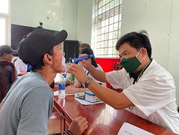 gan 1500 nguoi dan quang binh duoc kham benh va cap thuoc