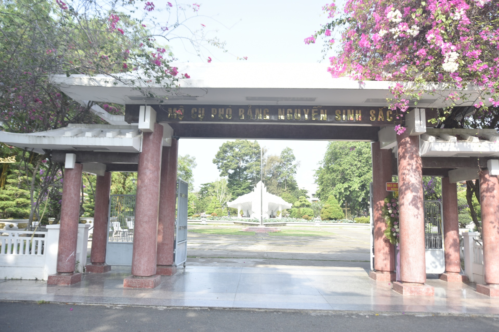 Về thăm nơi yên nghỉ của thân sinh Chủ tịch Hồ Chí Minh