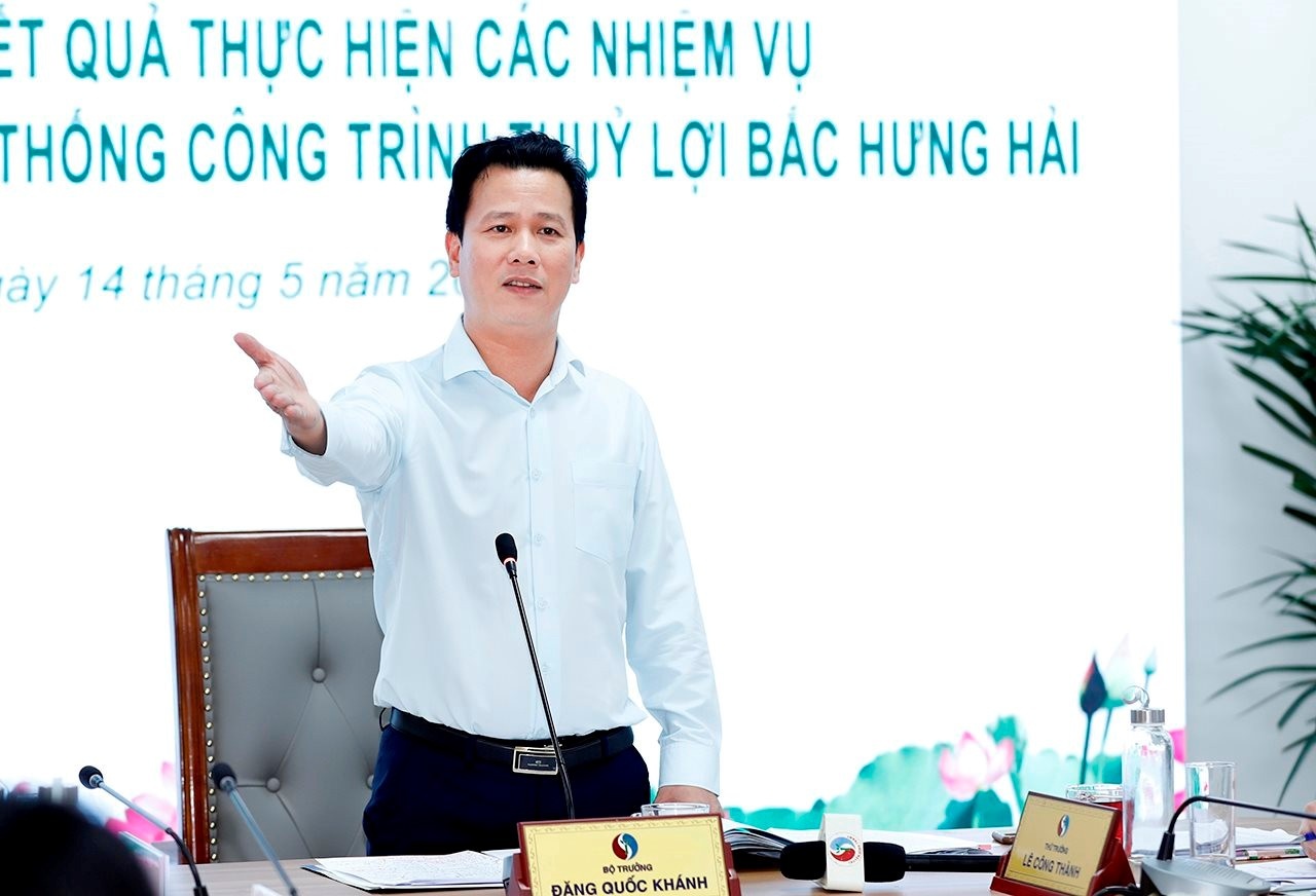 Bộ trưởng Đặng Quốc Khánh đã chủ trì Hội nghị đánh giá kết quả thực hiện các nhiệm vụ xử lý ô nhiễm môi trường hệ thống công trình thủy lợi Bắc Hưng Hải. Bộ trưởng Đặng Quốc Khánh đã chủ trì Hội nghị đánh giá kết quả thực hiện các nhiệm vụ xử lý ô nhiễm môi trường hệ thống công trình thủy lợi Bắc Hưng Hải.