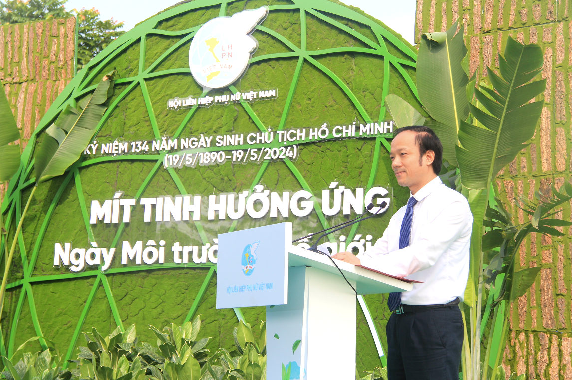 Ông Nguyễn Đức Anh – Phó Chủ tịch UBND huyện Ba Vì phát biểu tại buổi Lễ