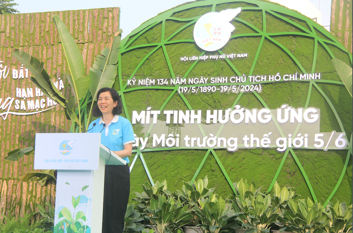 Bà Nguyễn Thị Minh Hương – Phó Chủ tịch Hội LHPN Việt Nam phát biểu khai mạc buổi Lễ