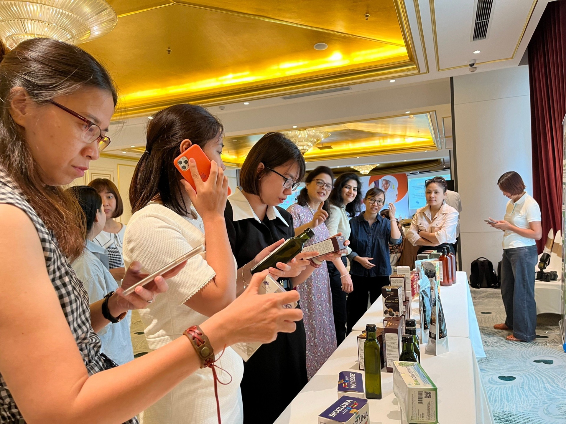 Củng cố hệ sinh thái sở hữu trí tuệ và đổi mới sáng tạo đối với phụ nữ Củng cố hệ sinh thái sở hữu trí tuệ và đổi mới sáng tạo đối với phụ nữ