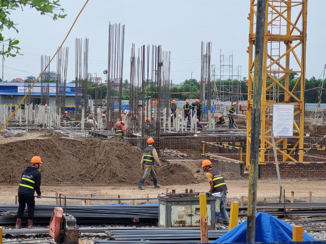  Công trình thi công trong KCN hỗ trợ Đồng Văn III mà chưa được cấp phép xây dựng