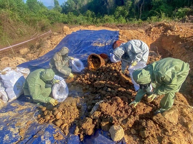 Xử lý triệt để chất độc hóa học tồn lưu sau chiến tranh tại đèo Cù Mông Xử lý triệt để chất độc hóa học tồn lưu sau chiến tranh tại đèo Cù Mông
