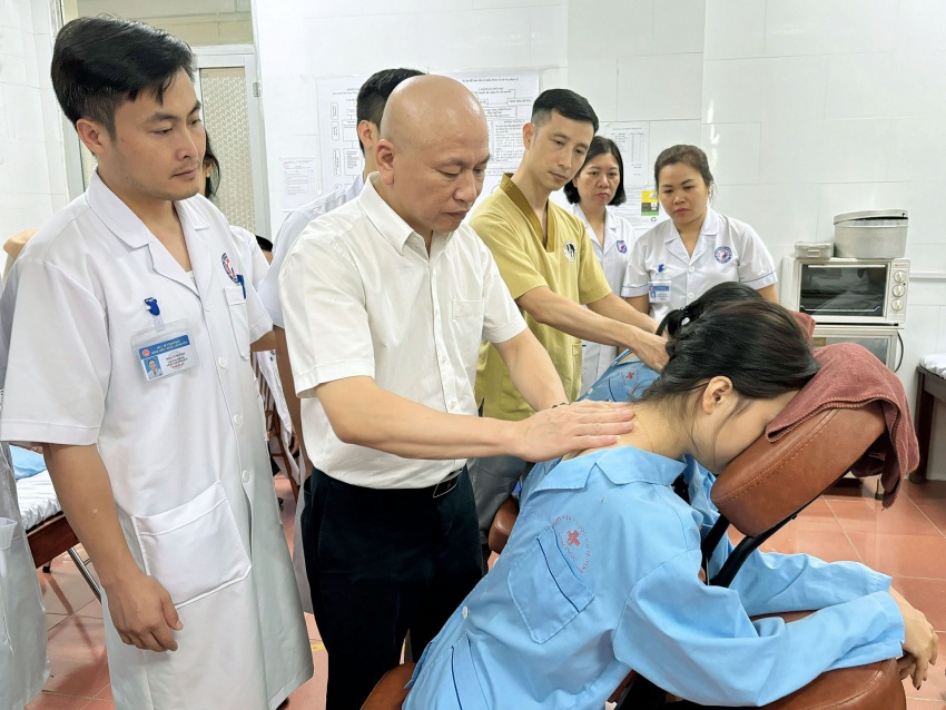 Vĩnh Phúc: Nâng cao chất lượng khám chữa bệnh bằng y học cổ truyền Vĩnh Phúc: Nâng cao chất lượng khám chữa bệnh bằng y học cổ truyền