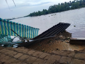 vinh long lien tiep sat lo bo song