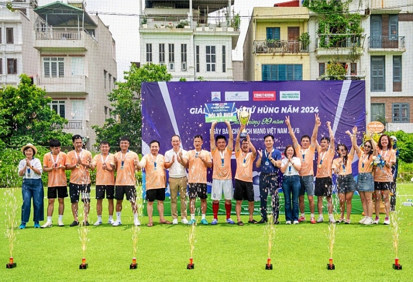 Ciputra Hà Nội giao lưu bóng đá chào mừng ngày báo chí cách mạng Việt Nam Ciputra Hà Nội giao lưu bóng đá chào mừng ngày báo chí cách mạng Việt Nam