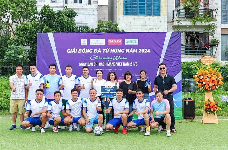 Ciputra Hà Nội giao lưu bóng đá chào mừng ngày báo chí cách mạng Việt Nam Ciputra Hà Nội giao lưu bóng đá chào mừng ngày báo chí cách mạng Việt Nam