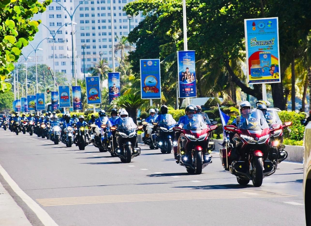 Liên hoan Du lịch Biển Nha Trang 2024, có khoảng 400.000 lượt khách tham gia các hoạt động, sự kiện