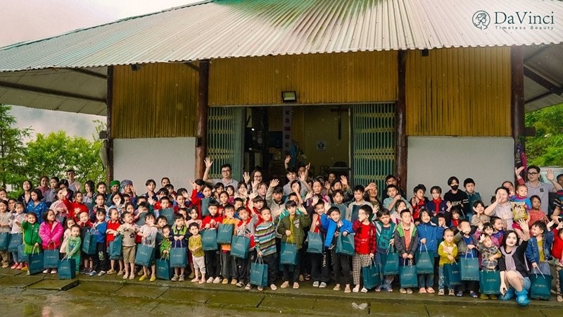 Viện Thẩm Mỹ DaVinci chia sẻ yêu thương tới trẻ em vùng cao Viện Thẩm Mỹ DaVinci chia sẻ yêu thương tới trẻ em vùng cao