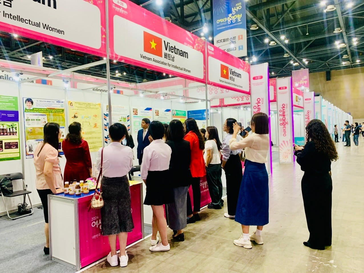 Triển lãm Quốc tế về Sáng chế của phụ nữ (KIWIE 2024) tại Hàn Quốc: Tài sản trí tuệ của nữ sáng chế Việt Nam tỏa sáng