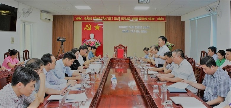 Đoàn công tác làm việc với Sở Y tế và các đơn vị liên quan.