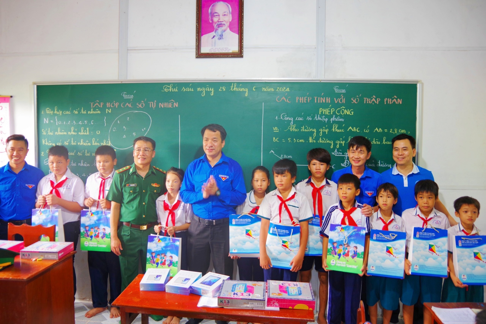 “Hành trình vì biển đảo quê hương” đến đảo Hòn Chuối