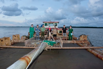 bat phuong tien khai thai thac cat bien trai phep vung bien soc trang