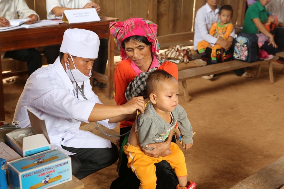 Giảm tử vong trẻ dưới 5 tuổi, đặc biệt ở miền núi Giảm tử vong trẻ dưới 5 tuổi, đặc biệt ở miền núi