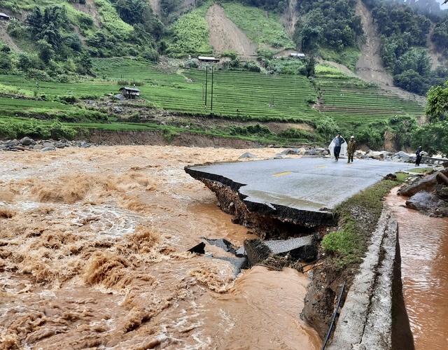 Tình trạng mưa lũ và sạt lở khá nghiêm trọng ở Điện Biên và Bắc Cạn Tình trạng mưa lũ và sạt lở khá nghiêm trọng ở Điện Biên và Bắc Cạn