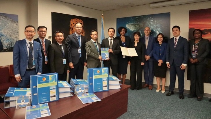 Hồ sơ Ranh giới thềm lục địa mở rộng ngoài 200 hải lý và tuyên bố của Việt Nam