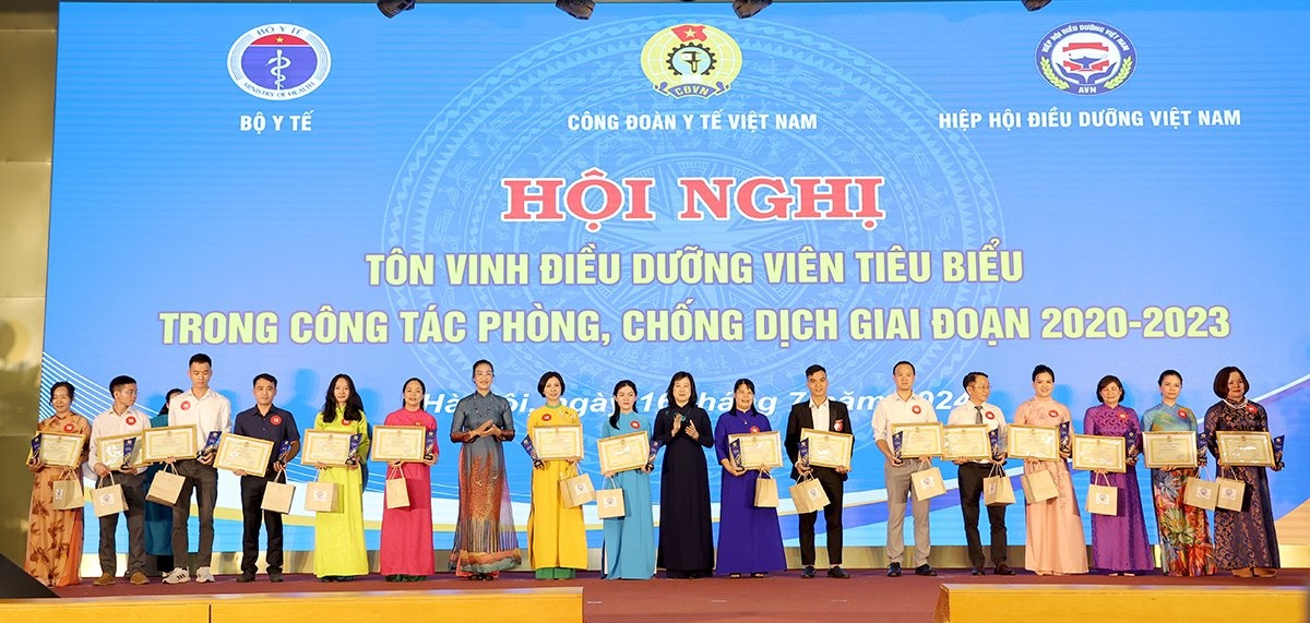 135 điều dưỡng tiêu biểu cả nước được tôn vinh 135 điều dưỡng tiêu biểu cả nước được tôn vinh